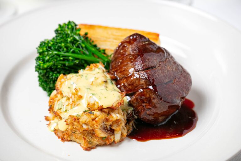 clydes steak 768x512