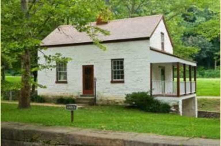 LH 6 exterior D296FC20 B602 4BDB 9F2DE4EDB3FA81D6 845a517d f714 4af4 b9c4ea61782a6003 768x506