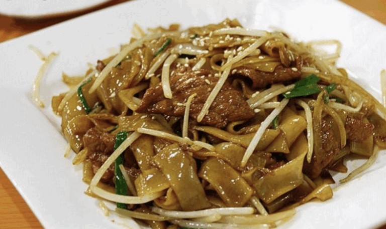 Pad See Ew at PhoLuscious MD