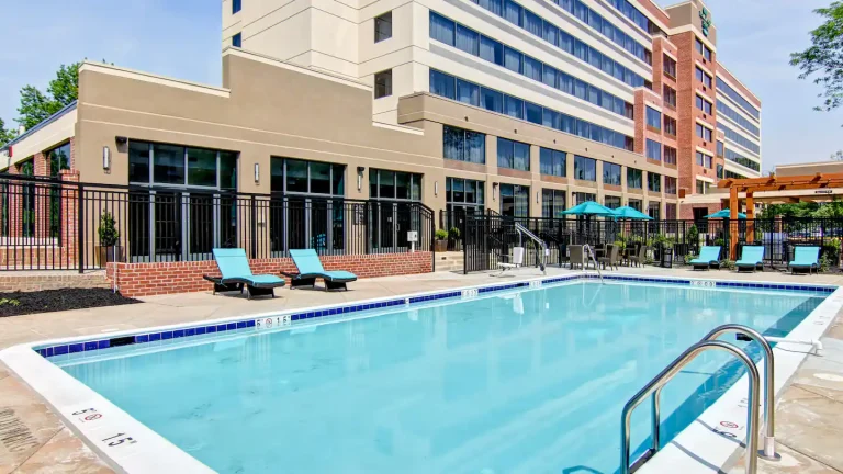 homewood gaithersburg outdoor pool1 768x432