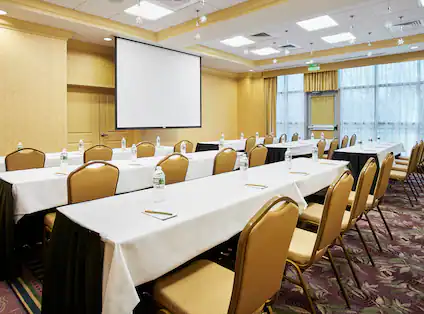 meeting room fallsgrove 01